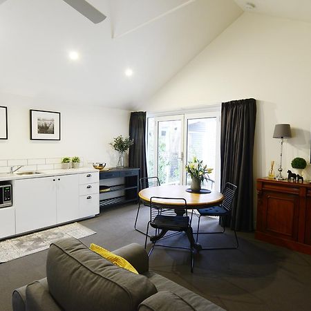 Clement House Bed & Breakfast เบแนลลา ภายนอก รูปภาพ