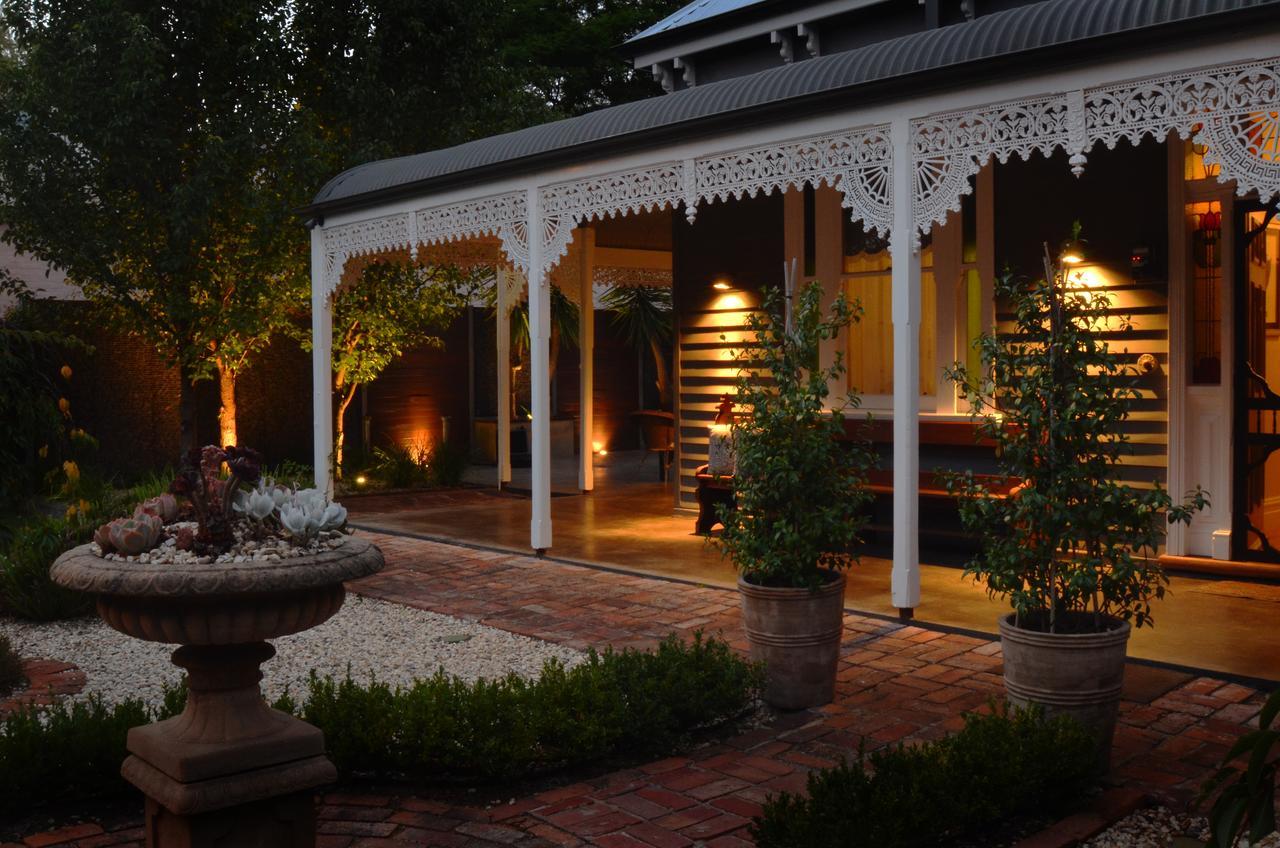 Clement House Bed & Breakfast เบแนลลา ภายนอก รูปภาพ