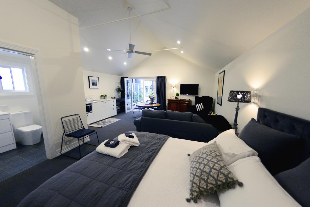 Clement House Bed & Breakfast เบแนลลา ภายนอก รูปภาพ