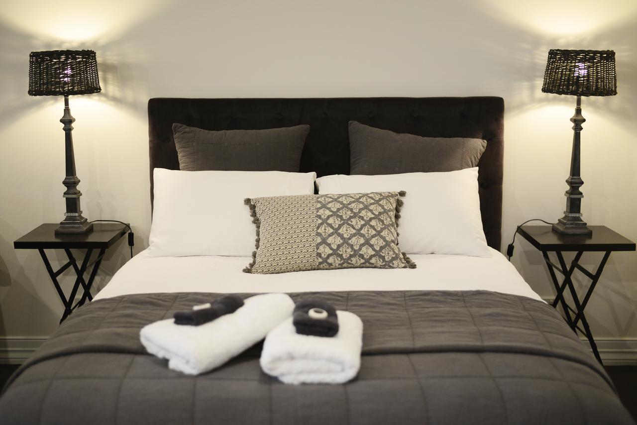 Clement House Bed & Breakfast เบแนลลา ภายนอก รูปภาพ