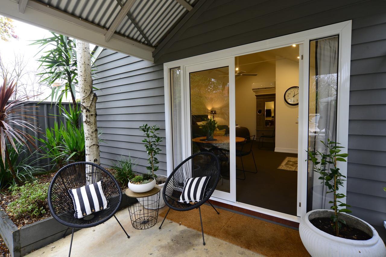 Clement House Bed & Breakfast เบแนลลา ภายนอก รูปภาพ